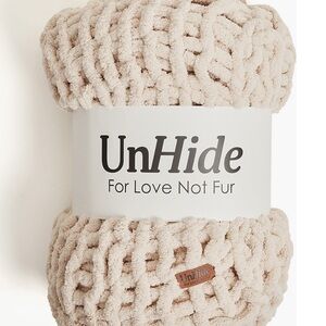 Unhide braided fleece blanket - NWT